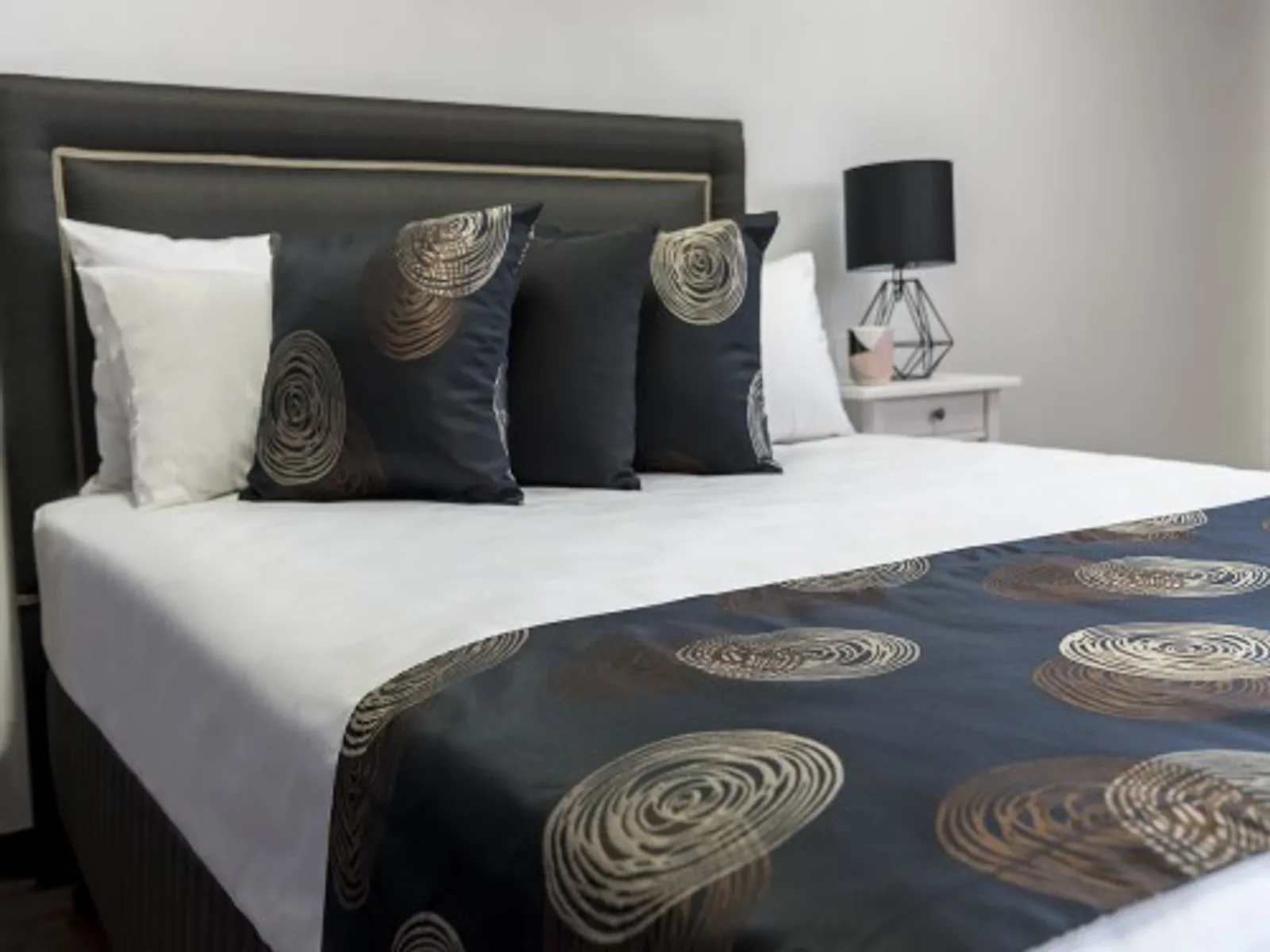 Alliance 87897 - Cushion Tamar Black Square 45x45