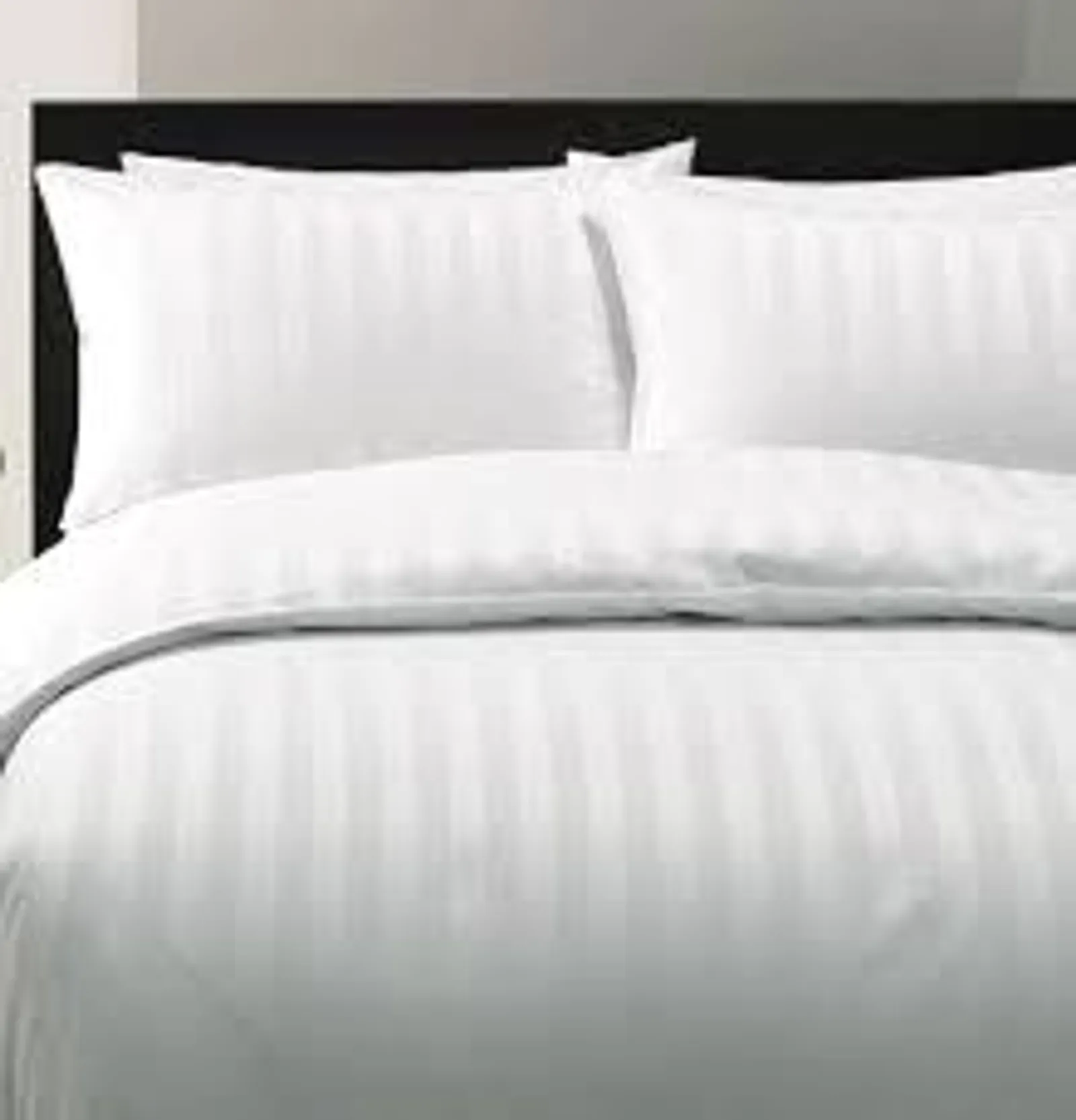 Alliance 24090 - Pillowcase Satin Stripe 20mm White 50x75