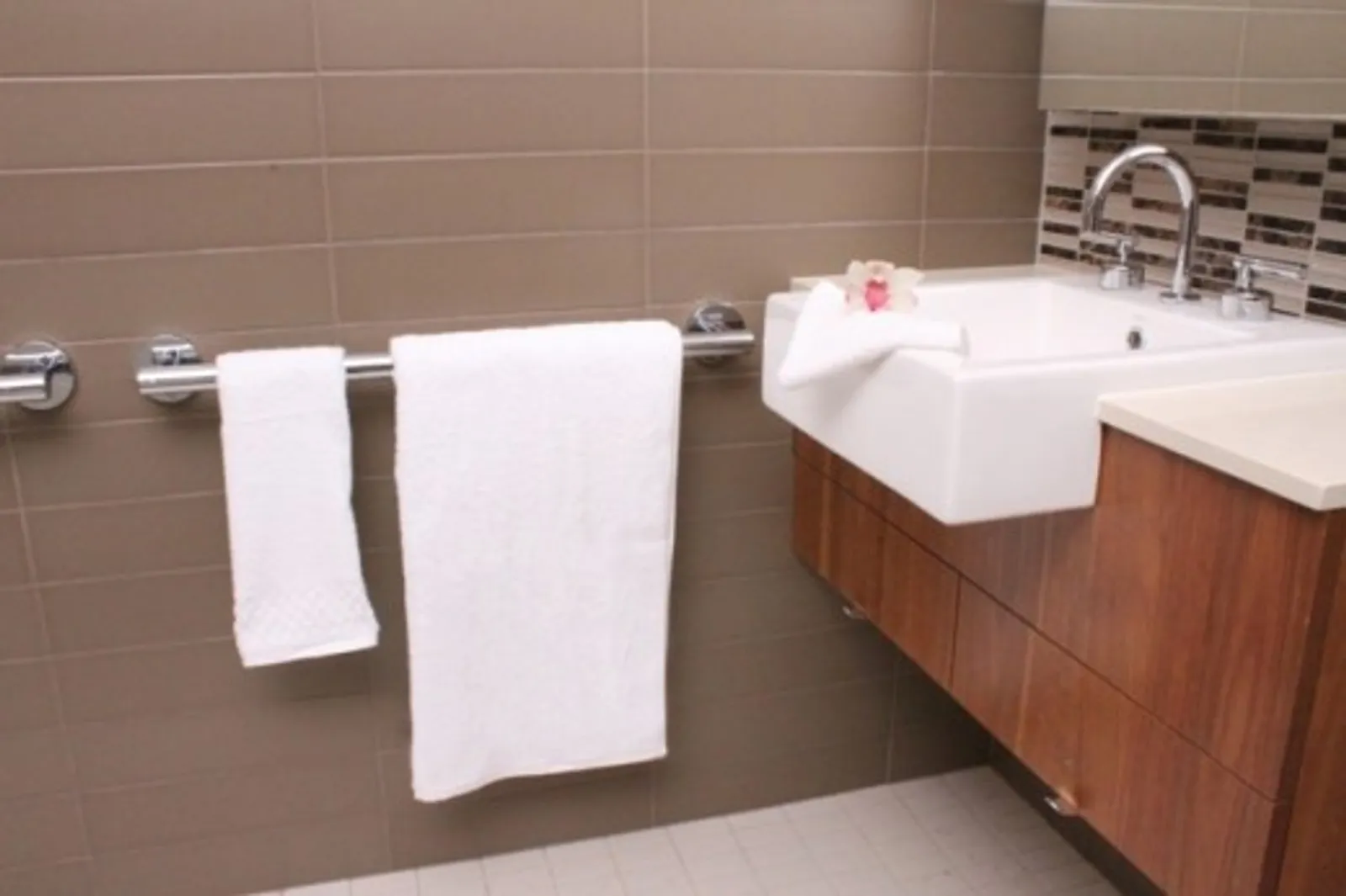 Alliance 11199 - Towel Small Actil Down Under White 60x120