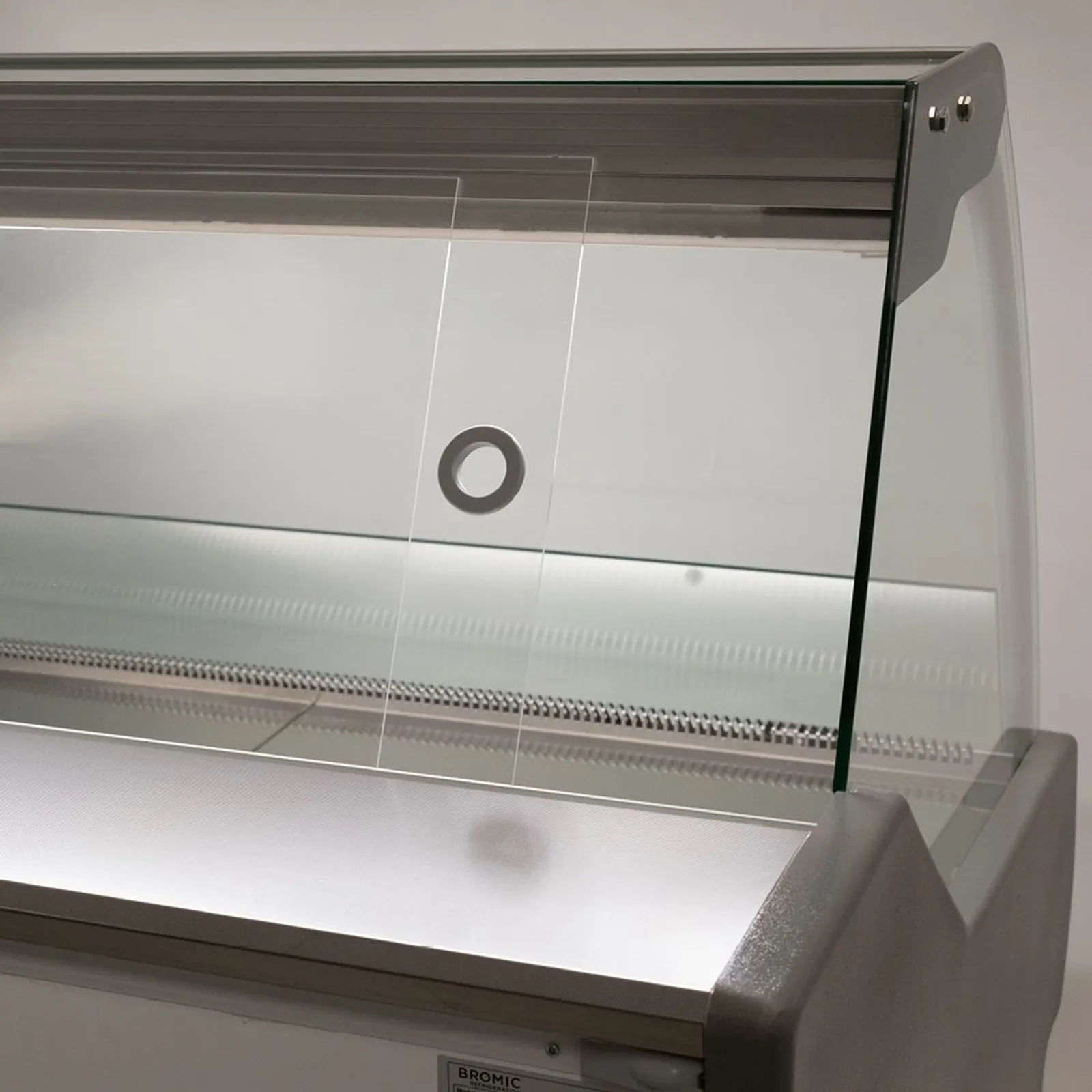 Bromic DD2500CG-NR - Curved Glass Deli Display 2580mm