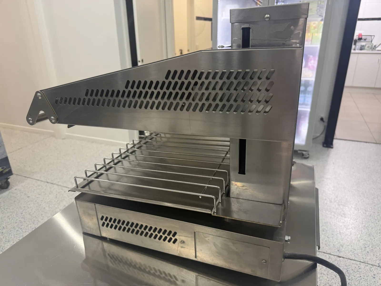 Giorik SH30T Hi-Lite Adjustable Fast Salamander | 570mm Model - 1/1GN (2)