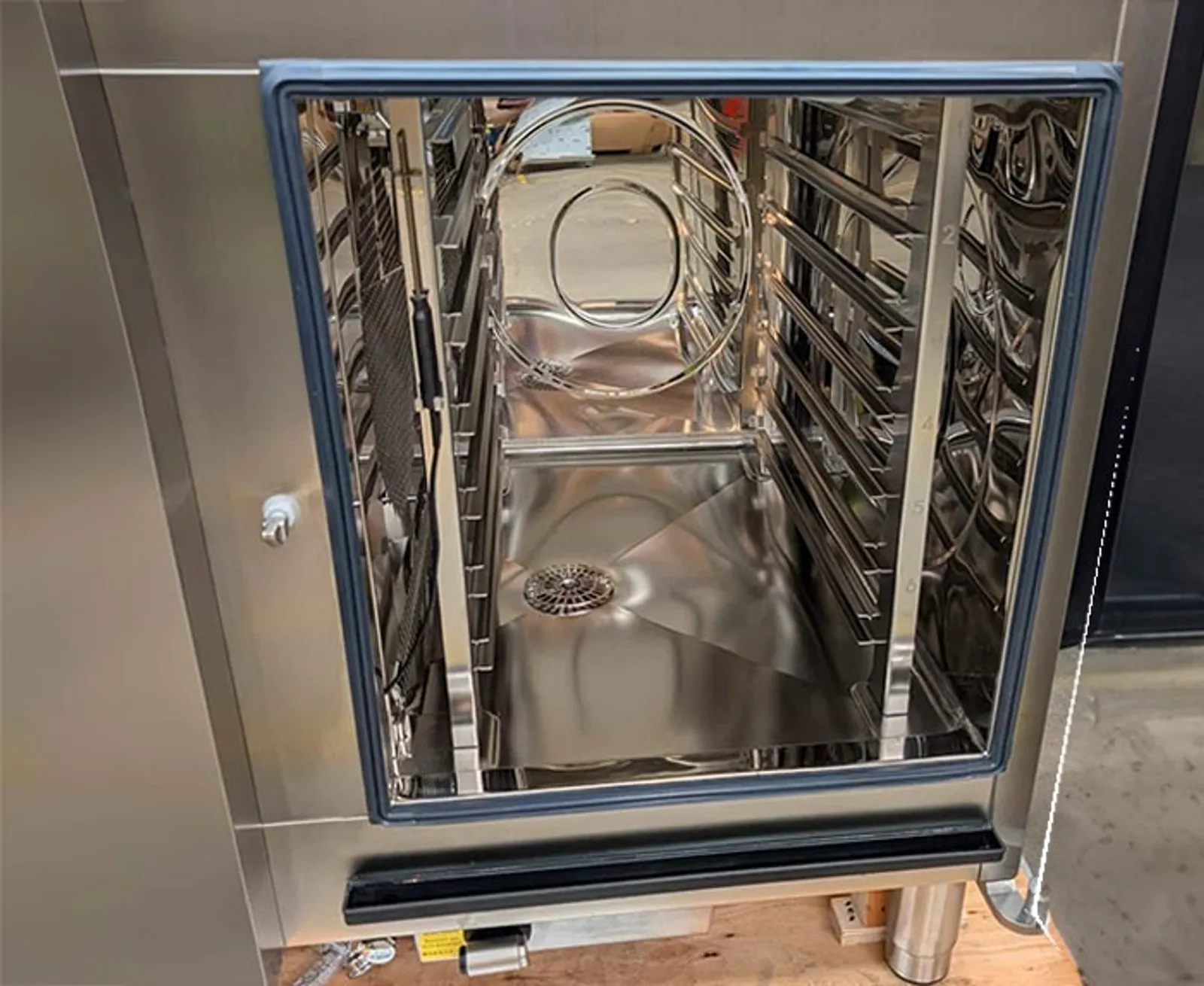 Convotherm CMAXX6.10 - 7 Tray Electric Combi-Steamer Oven - Clearance (2)