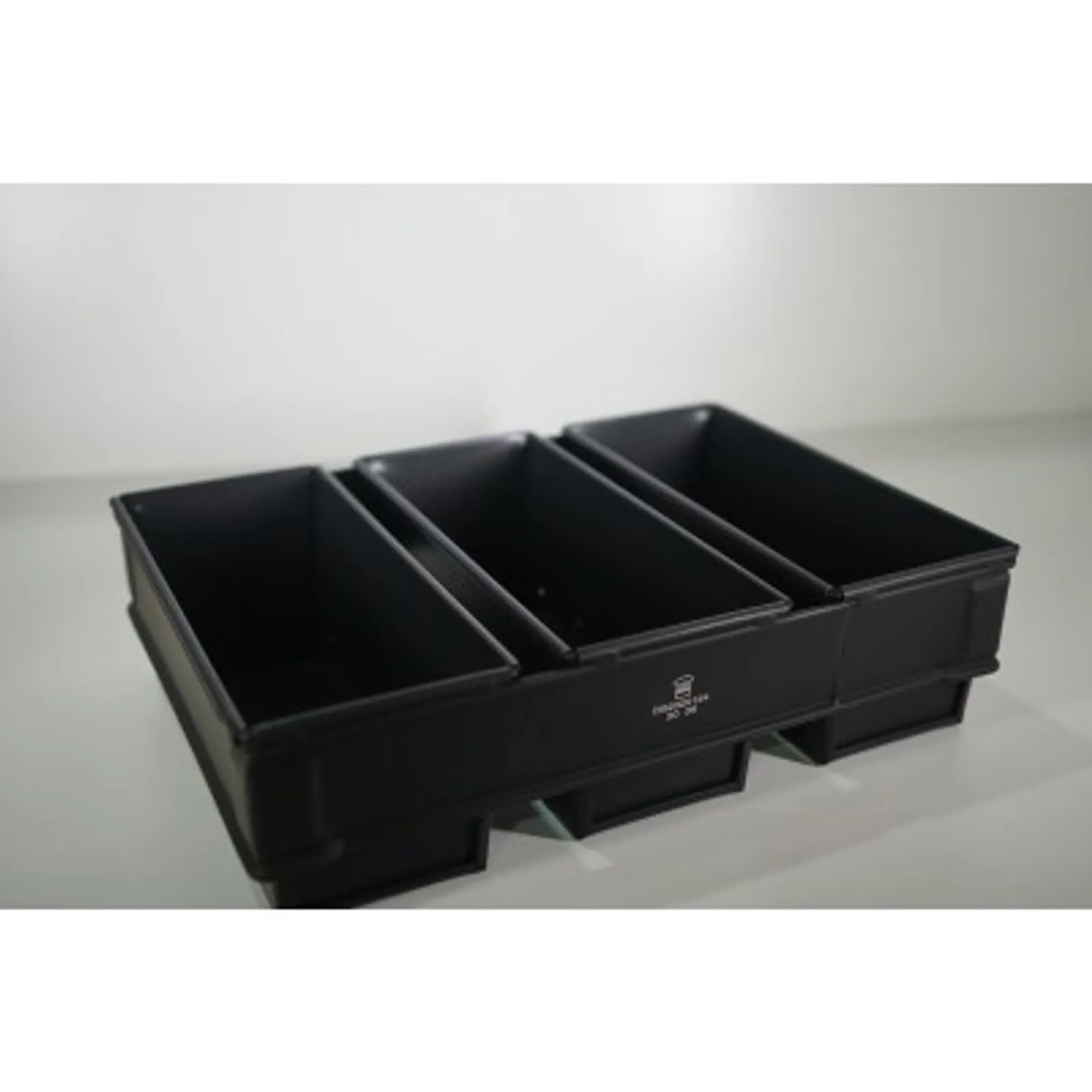 Bread Pan - 680g 3 Strap (122B)