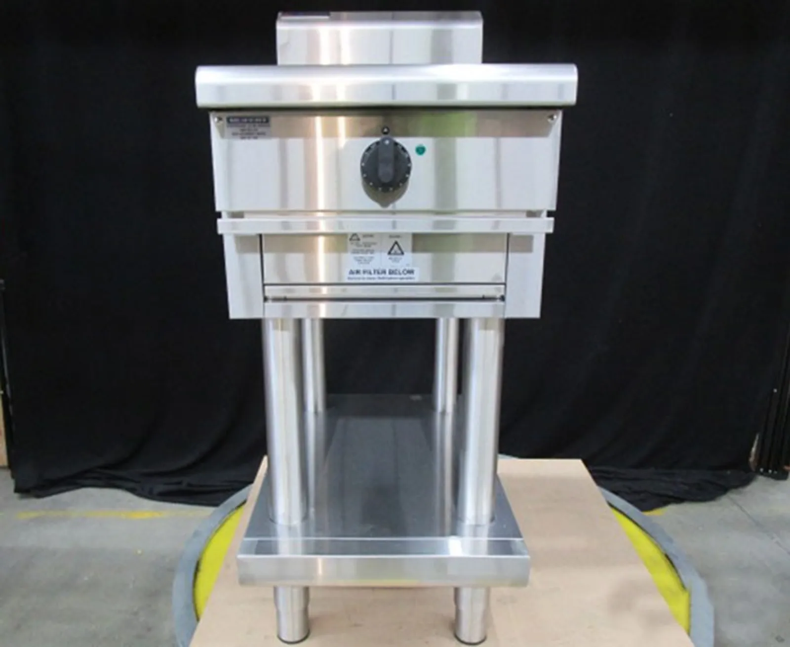 Waldorf 800 Series IN8100W3-LS - 450mm Induction Wok - Leg Stand - Clearance