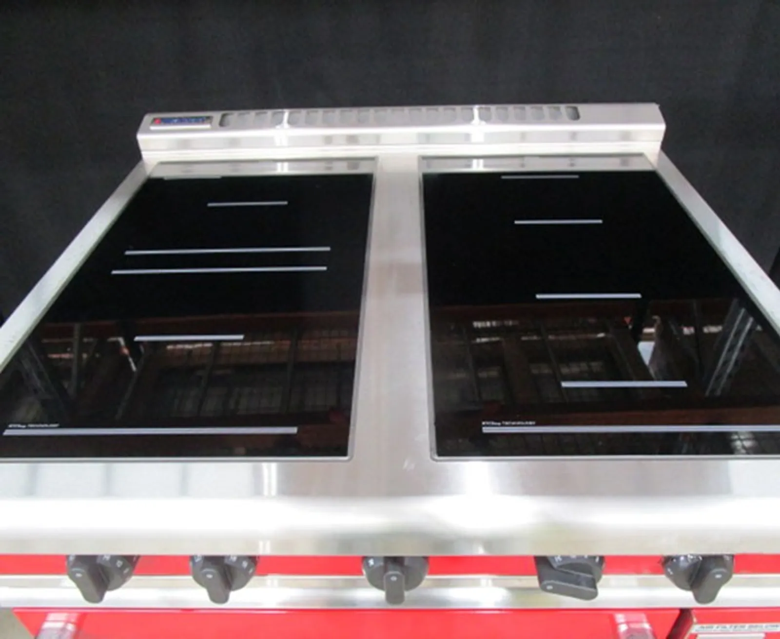 Waldorf Bold INLB8410ECR5F - 900mm Induction Range Convection Oven Low Back Version - Clearance