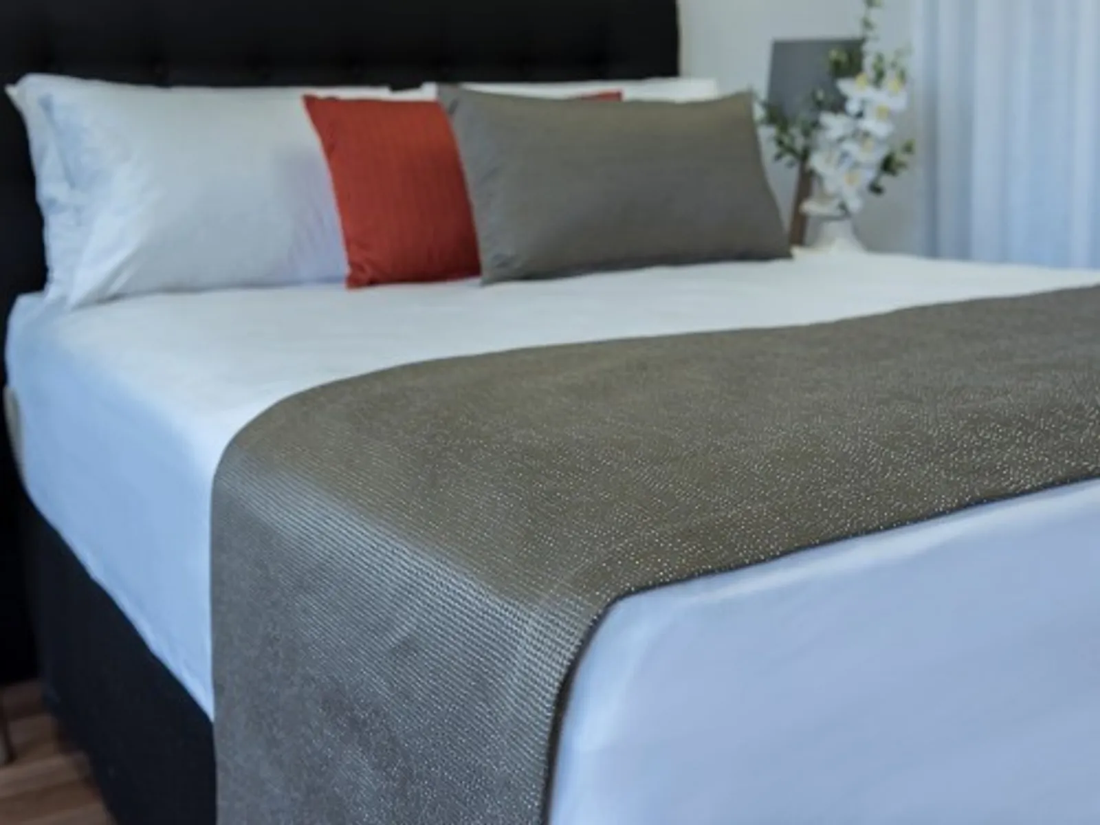 Alliance 20351 - Cushion Ashgrove Oak Square 45x45